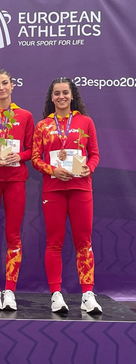 aytocoriario's tweet photo. 🥉La atleta coriana Ana Garitaonandia Ríos se cuelga la Medalla de Bronce en el Campeonato de Europa Sub-23.

La joven atleta culmina una gran temporada con la medalla de bronce en el relevo de 4x400 en Finlandia.

¡Enhorabuena Ana!

#deportecoriano2023 
#coriadelrioruge2023 https://t.co/MMVLYlJH9p