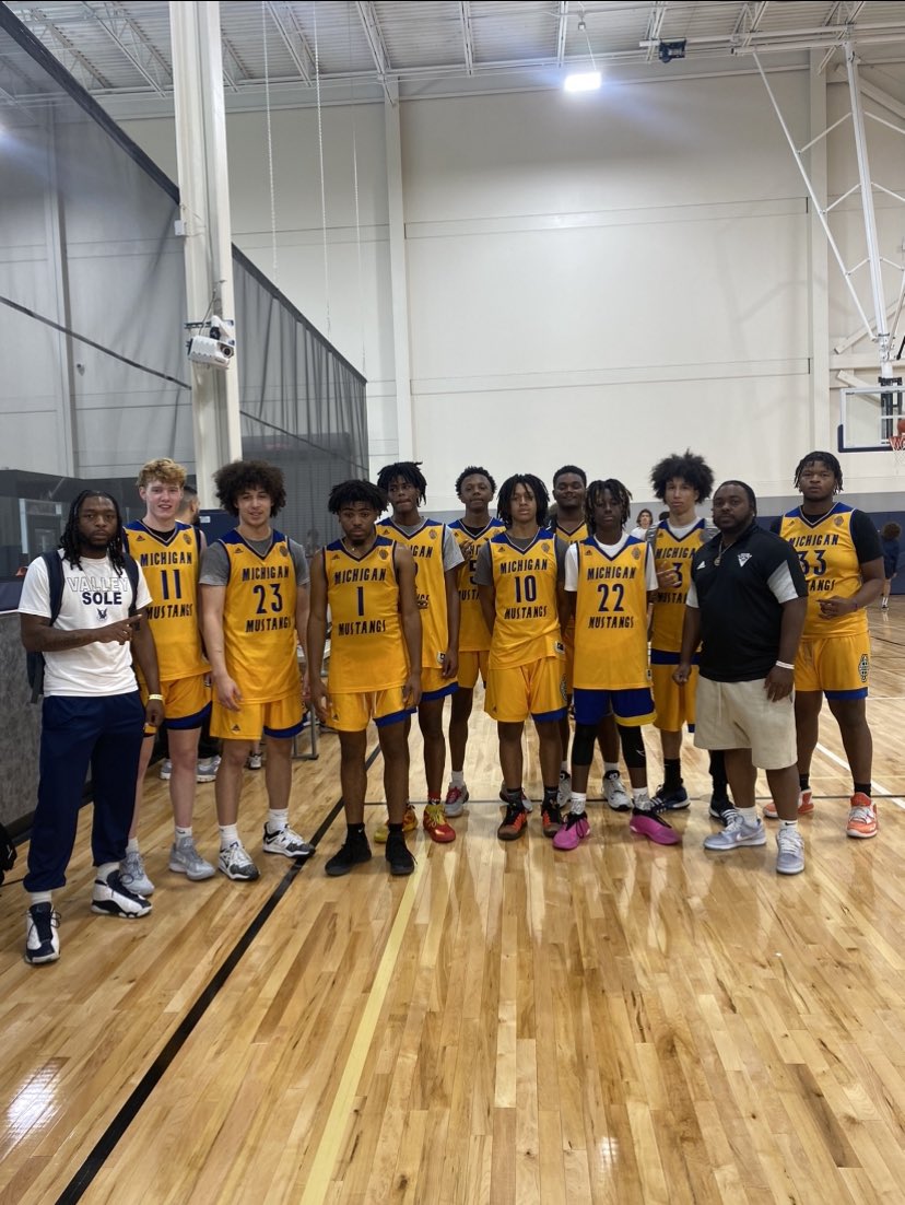 After starting off the aau season 1-7, Michigan Mustangs 17u finished up 24-13. Coaches please contact me for any info on these players

<a href="/BrennemanIam/">IamIsaiahBrenneman</a> 
<a href="/CJMajors23/">Christian “CJ” Majors</a> 
<a href="/natesavvv/">Nathaniel Savage</a> 
<a href="/g_fenneken/">Gavin Fenneken</a> 
<a href="/jaewalton87/">Jae Walton</a> 
<a href="/emir_walker25/">Emir Walker</a> 
<a href="/DarnellEmery42/">Darnell Emery</a>