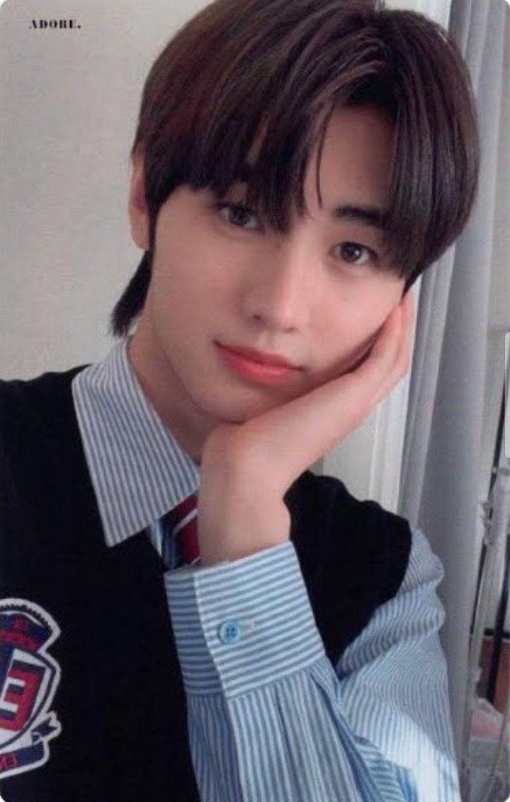 wonniewim's tweet photo. wts lfs    ༘   
₱5000  

🎀 onhand ready to ship
 - mint condi
-   can do sdd , can also do cod around mm   
- can send video condi / photo proof   

# hee specs hee potter jay sunghoon blue polo  hakanai  enhypen ph thai ina malay hakanai solo jacket soljack pc photocard poca https://t.co/b3K9o1BuP0