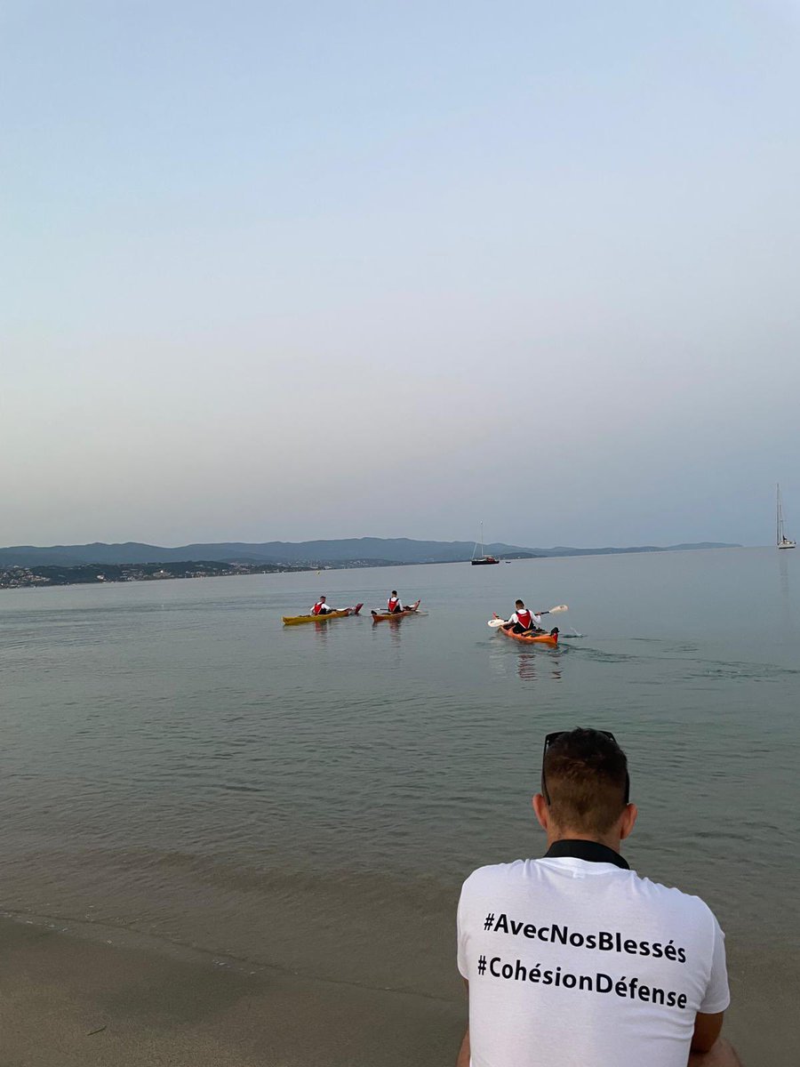 C'est parti pour le tour de Corse en kayak, un défi au profit des blessés de l'armée de Terre. Vous aussi, soutenez-les ! #AvecNosBlessés