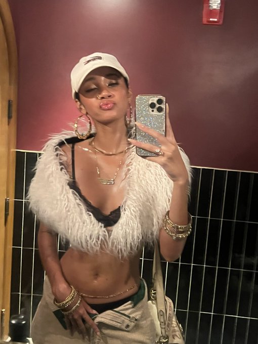 Party lit https://t.co/cMEz4kJ8II<a href="/tag/road"class="tags"><span>#road</span></a>