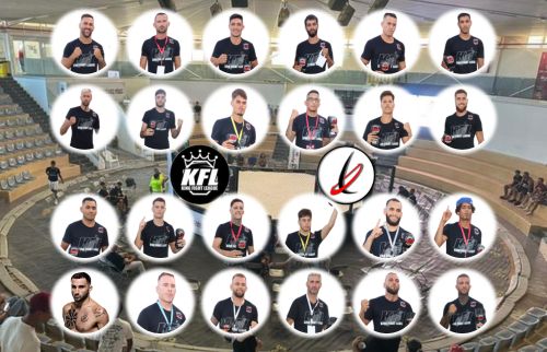 LanzaroteDeport's tweet image. 🥊 ¡¡¡ Vaya veladas nos brindaron los luchadores de la King Fight League 2023 este pasado viernes en Tías !!! 🥊

🔗 Si te las perdiste, si no pudiste ir o si quieres volver a recordarlas, puedes hacerlo en este enlace ⏬

lanzarotedeportiva.com/index.php/otro…

#MMA #KFL #Lanzarote #Canarias