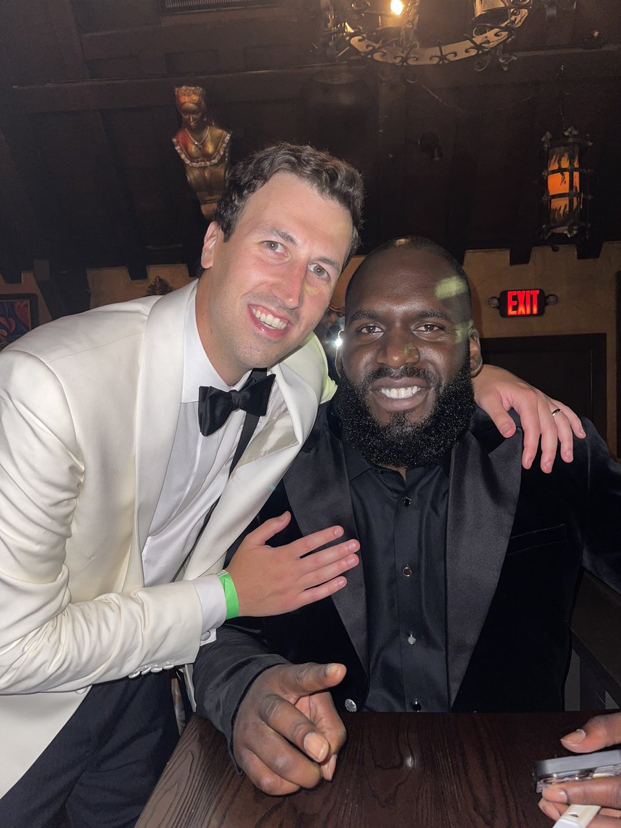 DanielOchefu32's tweet photo. Nova Hoops weddings go crazy 
Congrats my brother! @RaFF_city https://t.co/pfzwC2AZUH