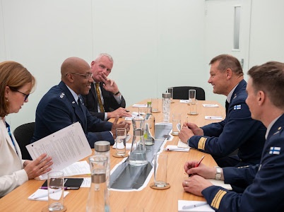 GenCQBrownJr's tweet photo. Excellent dialogue with @FinnishAirForce Maj Gen Juha-Pekka Keränen about Finland’s continued integration into @NATO. We discussed opportunities to boost cooperation &amp; interoperability in support of the Alliance’s deterrence &amp; defense mission. @HQUSAFEAFAF @US_EUCOM #WeAreNATO https://t.co/NQoOcKrf3j