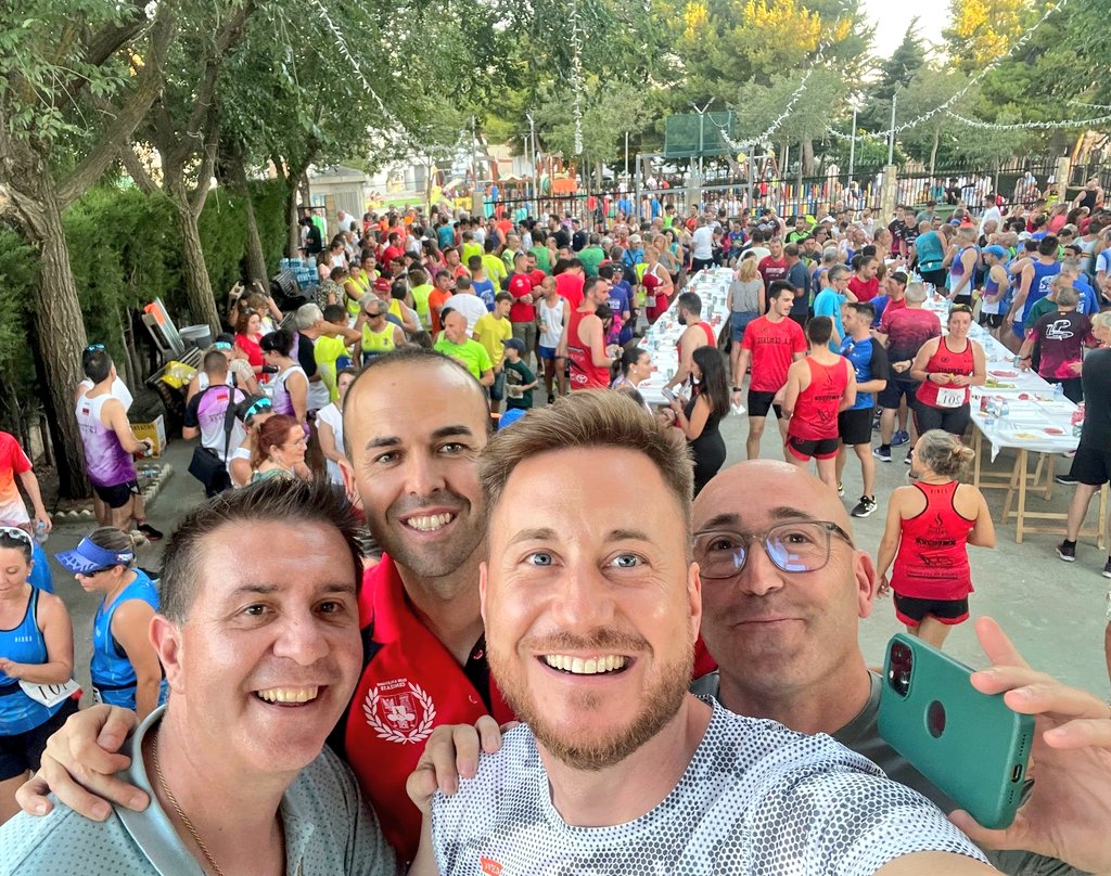 dipualba's tweet image. 🌡😎 El calor no puede con el #deporte en la provincia, y lo hemos comprobado en nuestros #circuitos‼️

@santicenizate ha ejercido de anfitrión en la 14ª &apos;Gran Joya&apos; de #Cenizate: #exitazo con 445 atletas

🚴‍♀️🚴🏾‍♂️ Y #Pétrola ha reunido a casi 200 ciclistas en la BTT #LagunaDePétrola