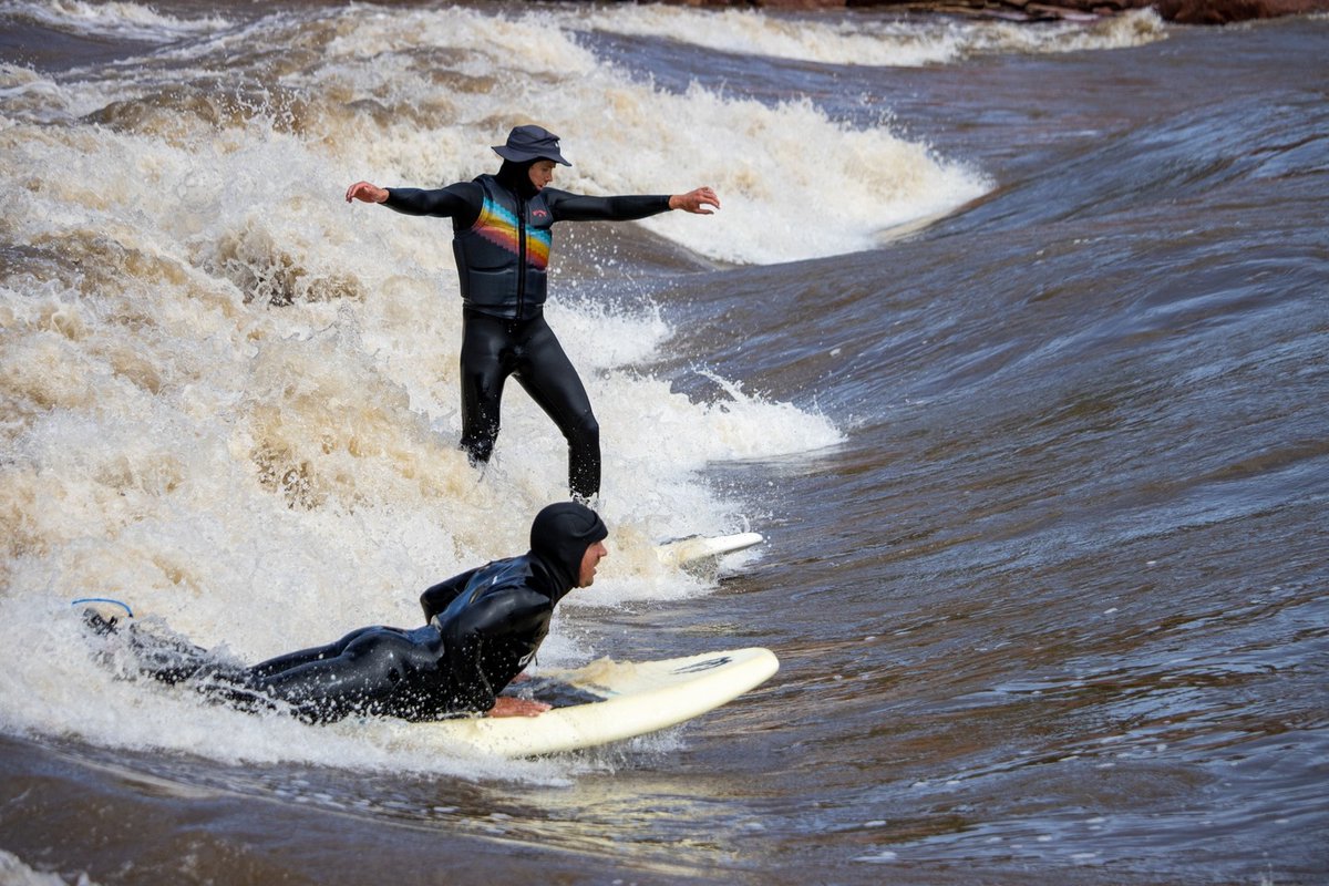 It may be hot but one of the coolest places in Glenwood Springs is the Whitewater Activity Area. Catch some waves or just watch the daring skills of whitewater enthusiasts from around the world. Drop a comment or photo if you've ever played here! 

📷️: @rocky_mtn_adventures