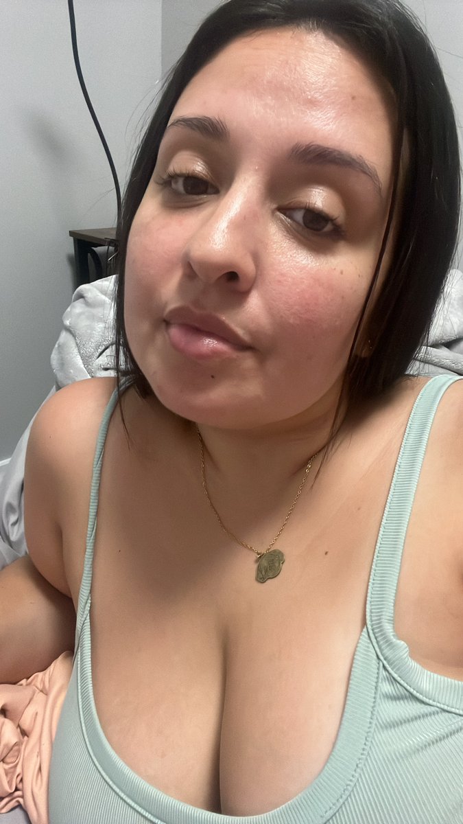 KissMyBigFatAss's tweet photo. Available for #chats #audiochat #videochat #videocalls all day. https://t.co/rf13r1rqjh https://t.co/Xo596ZieGA
