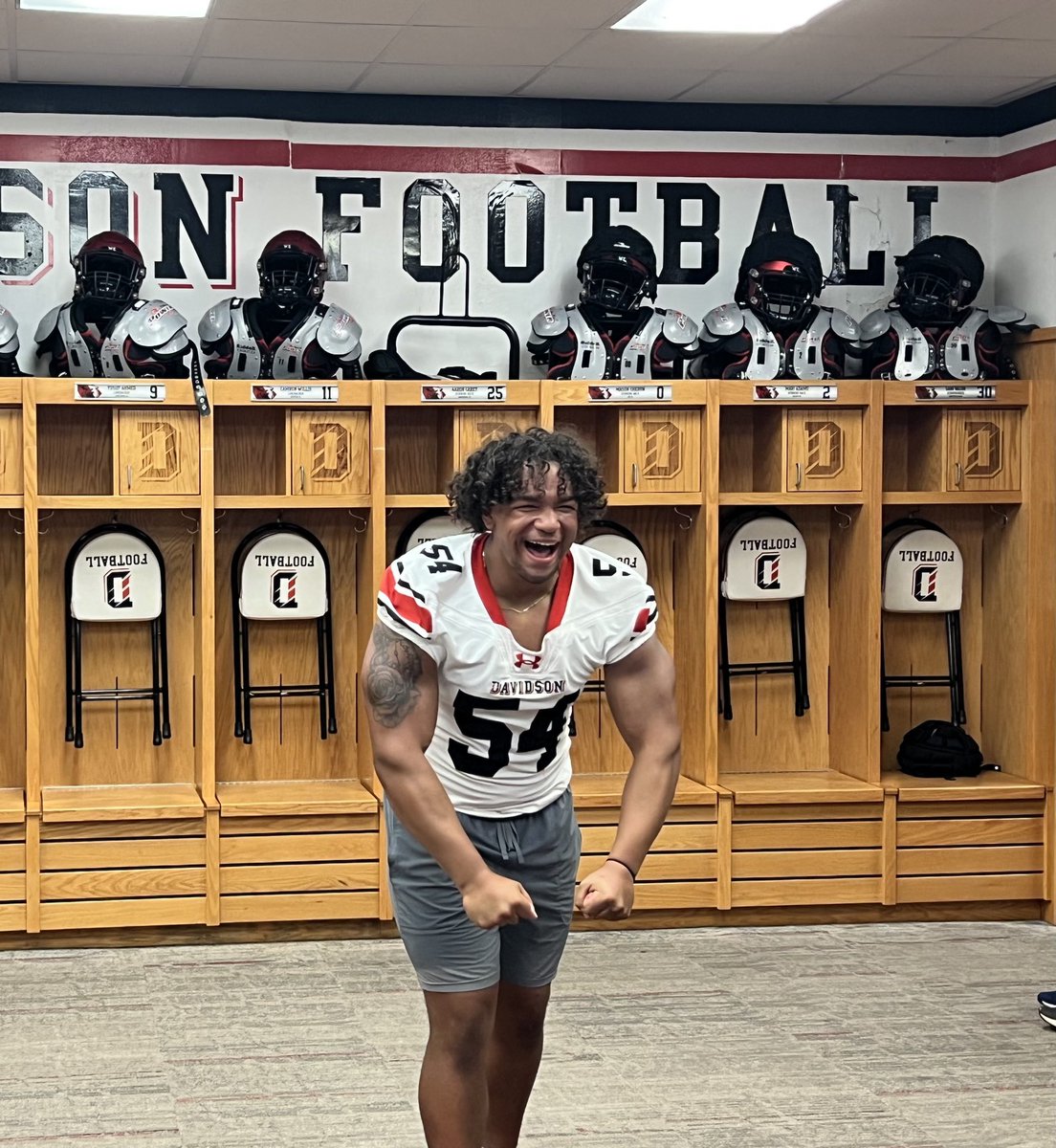 DonovanHunte's tweet photo. Had a great camp @DavidsonFB Special thanks to my guy @DavFB_CoJack for the tour after camp! @QO_Coach_Kelley https://t.co/RlTW8gDYq6