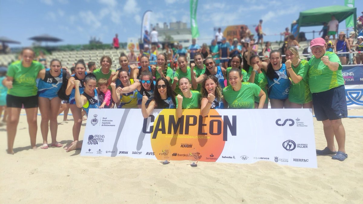 DeporteGetafe's tweet photo. Sobresaliente actuación de las #GuerrerasdelaArena del @BMGetasur en el #Arena1000Cádiz de #BalonmanoPlaya celebrado este fin de semana.

👉 Equipo senior femenino ‼️CAMPEÓN‼️
👉 Equipo juvenil femenino ‼️SUBCAMPEÓN‼️

¡¡¡ FELICIDADES !!!🥇🥈🏆🤾🔝👏👏👏

#Getafe #DeporteenGetafe https://t.co/NYctngu7lL