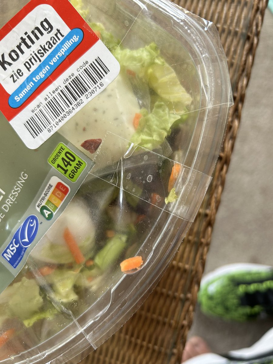 Ik kan niet geloven dat AH het verkoopt met het deksel open en dichtgeplakt. !
#ah