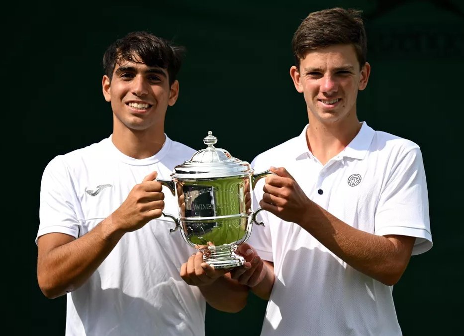 LolloCarini00's tweet photo. Gabriele #Vulpitta vince il titolo Juniores in doppio a #Wimbledon insieme al ceco Jakub Filipππ https://t.co/7iJmoDx0CB