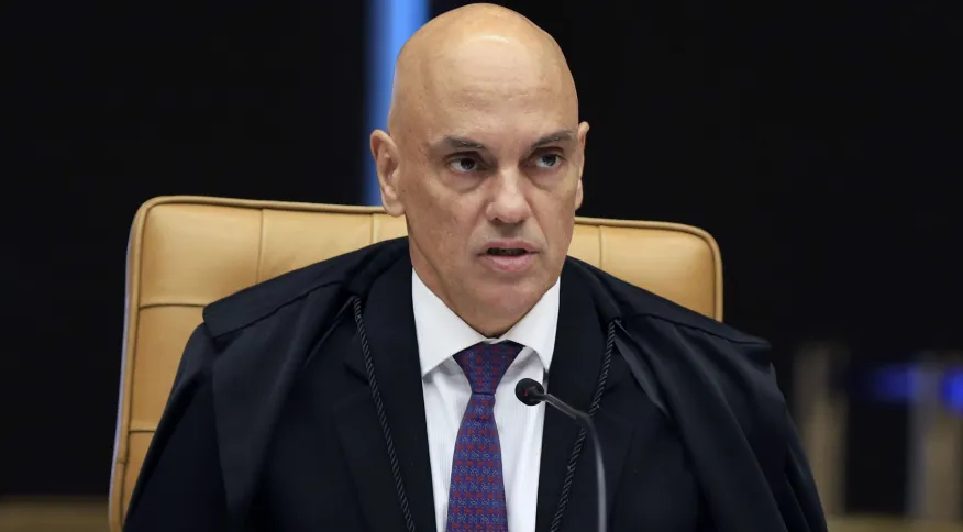 ManifestoComuna's tweet photo. Elite bolsonarista crê que grana dá direito de agredir Moraes e democracia. Por Leonardo Sakamoto https://t.co/v2wLgnSmFj https://t.co/wmJ4hsZexq