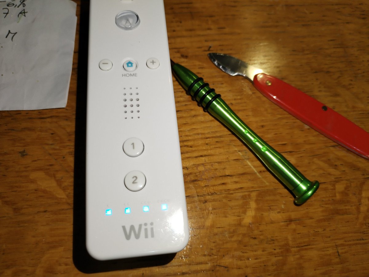 AGEonTW's tweet image. And after some works the non working #Wiimote taken 2 days ago..Now It's alive and perfectly working. 🤙🏻 #DIY #nintendo #wii #fixed