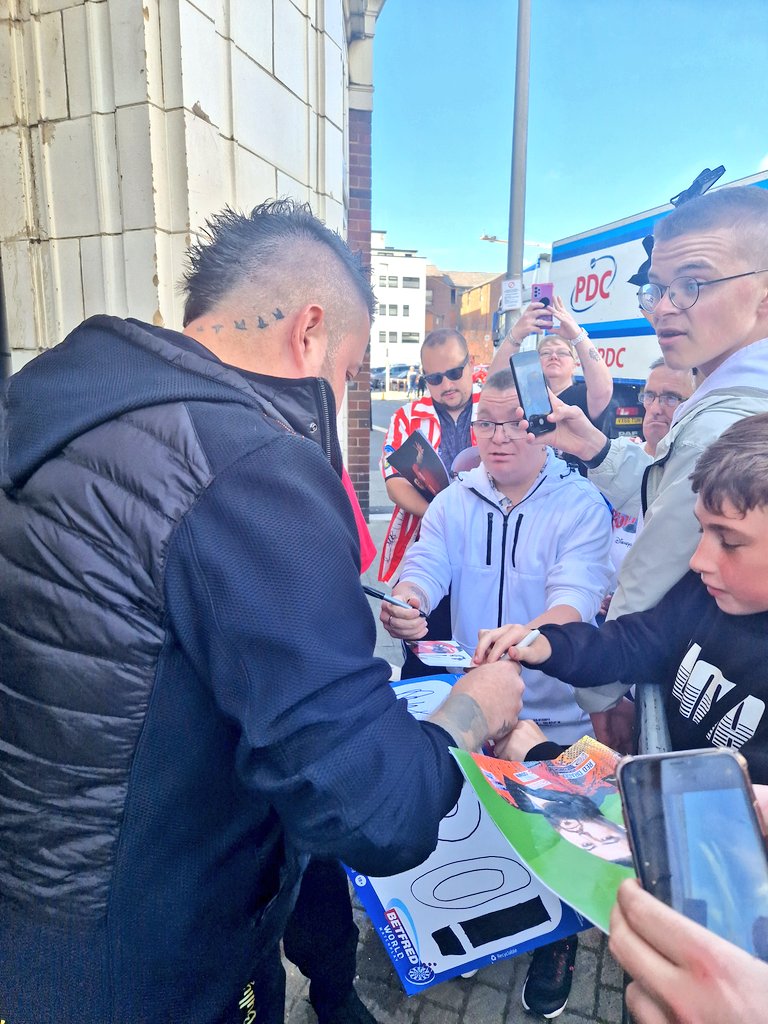 Michael Smith has arrived at the Winter Gardens! #FansFirst #WorldMatchplayDarts