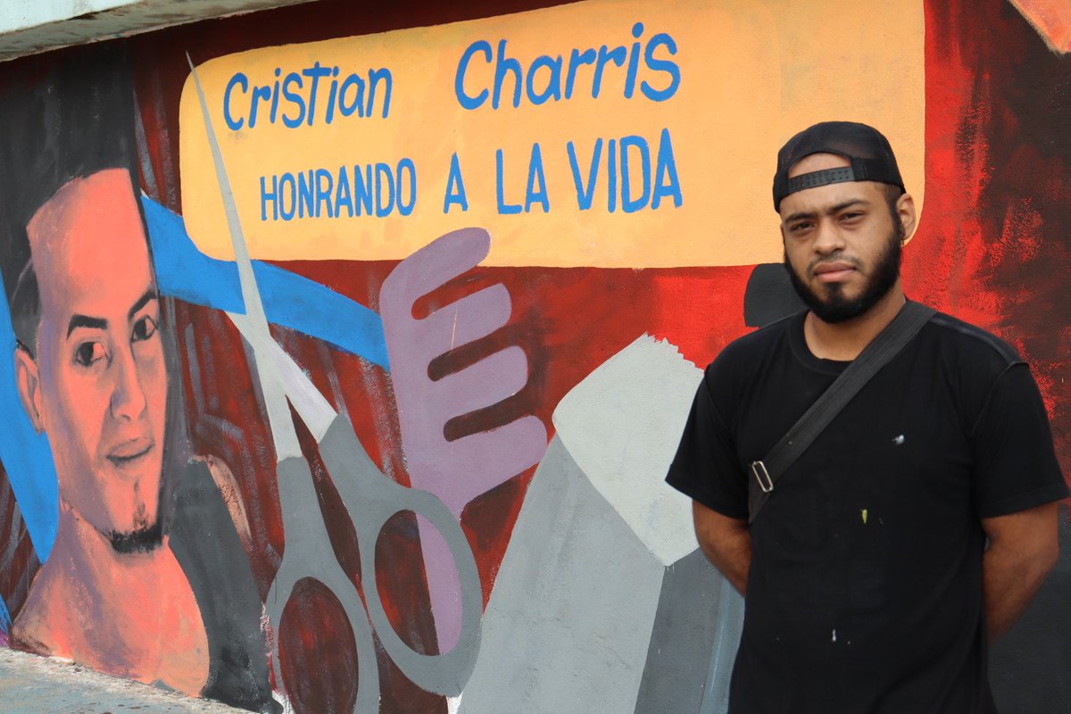 Inauguran mural en honor a Cristian Charris y a víctimas de las ejecuciones extrajudiciales en Venezuela.
Desde La Dolorita, <a href="/MadresPoderosas/">Madres Poderosas</a> unidas exigiendo justicia y la no repetición de Ejecuciones.
#DefendemosLaVida <a href="/centrogumilla/">Centro Gumilla</a> <a href="/_Provea/">PROVEA</a> pic.x.com/1NQ2eP96fw