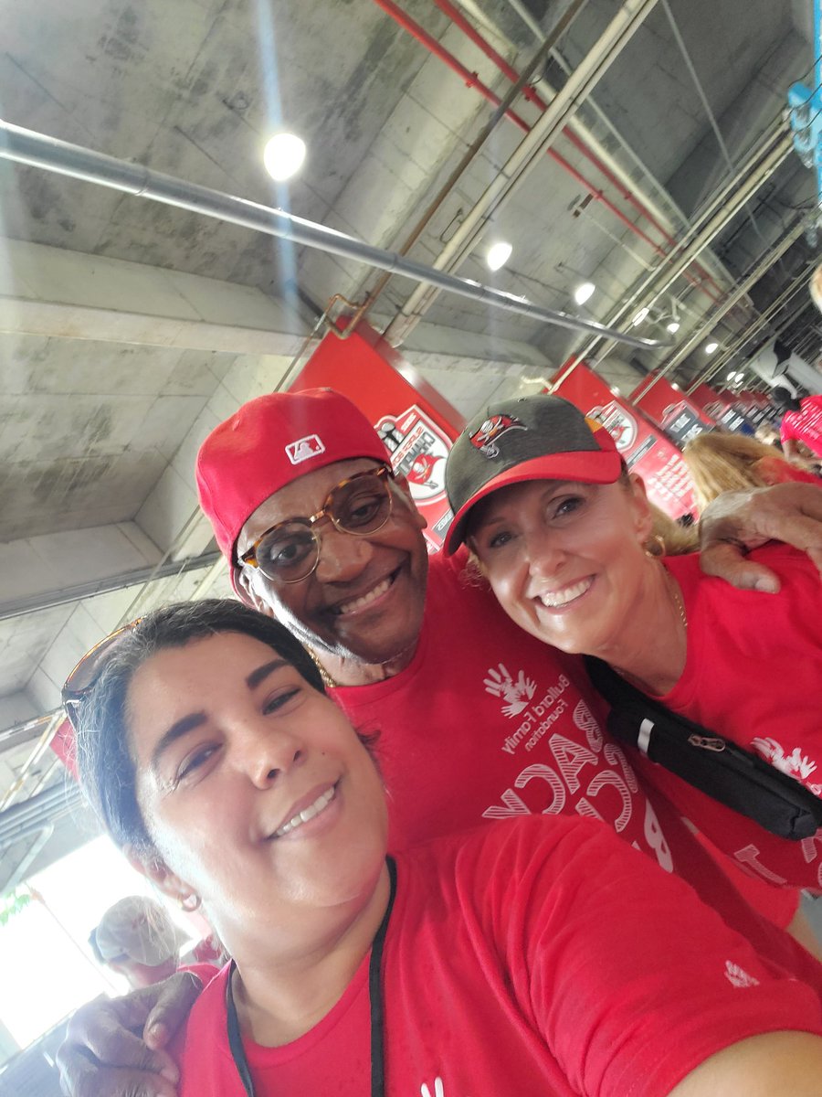 crisvegarivera's tweet photo. @BFFTampa "Backpack Build" was a success. 30k backpacks are ready for @HillsboroughSch students. Thankful for all the volunteers who came out to serve. Now ready for the annual "Back 2 School Bash" #leadteam @TitusONeilWWE @WashingtonShake @SSK8Tampa @TransformHCPS @VanAyresHCPS https://t.co/FnebSMJ5JQ