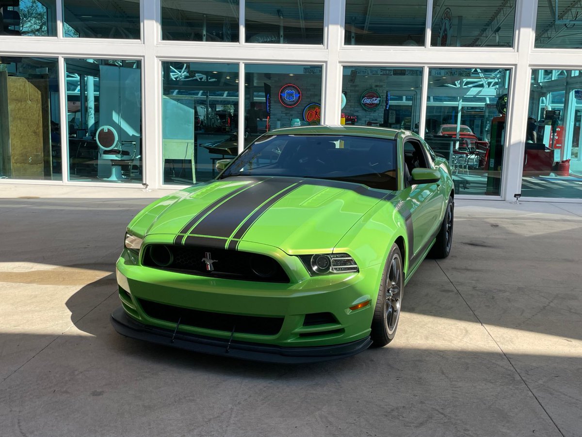 max_tanski's tweet photo. @GuyDealership Selling 2013 Ford Mustang Boss
Engine: 5.0Liter Boss 302 Hi-Po V8
Color: “Gotta have it Green”
Mileage: 23K
Price: $41,997 https://t.co/0vWZdTzEoM