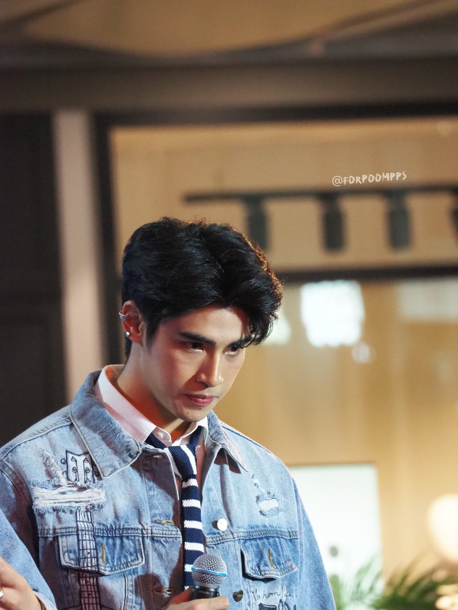 ForPoompps's tweet image. หล่อทะลุภาพ🫨
#Poompps
#PraewTalk2023xSnapProject