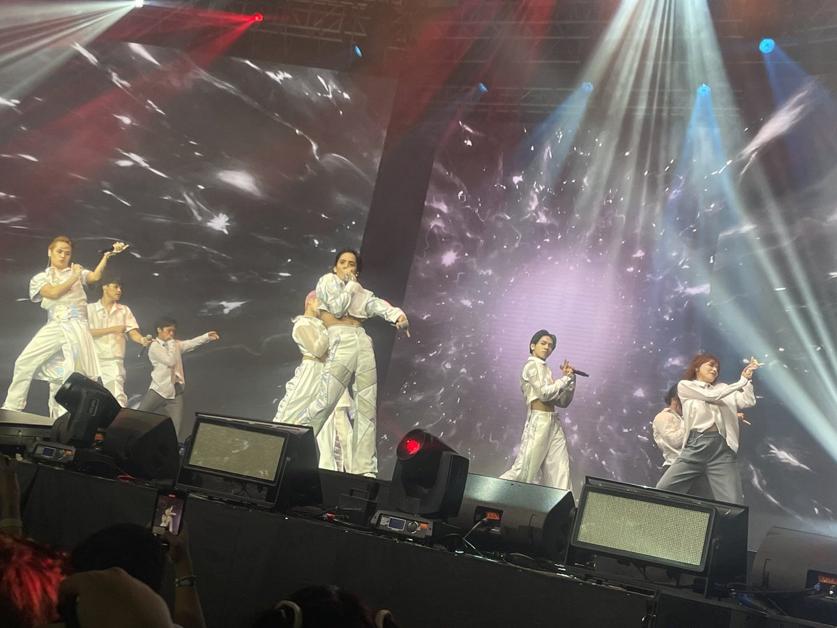 Official_ALAMAT's tweet photo. Espesyal na performance para sa PPOP CON MANILA 2023! 🤎🔥 

Kita namin kayo mga Magiliw! 🙌🏾🙌🏾🙌🏾

#ALAMATxPPOPCON2023 https://t.co/5lvzcJjCFf