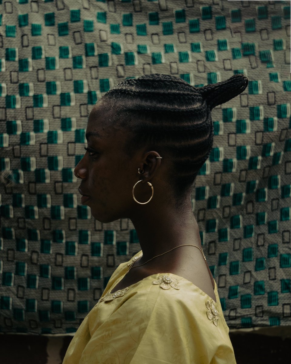 clayman_sof's tweet photo. IRUN DÍDì (hair plaiting) 

Short film dir. by @bigwumz 

Photography by me. https://t.co/LYv72aq1ED