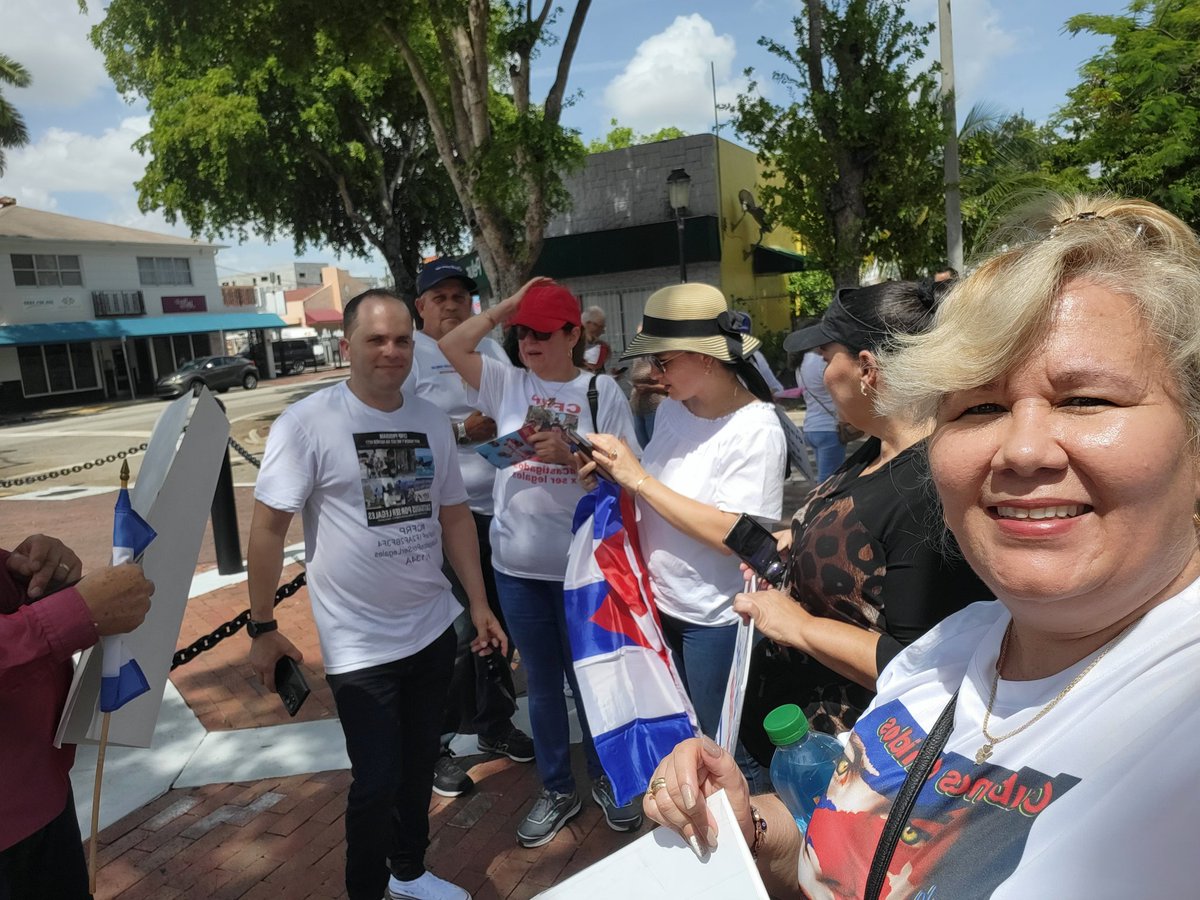 OiehkaU's tweet photo. @POTUS @USEmbCuba @WHAAsstSecty @VP @SecMayorkas @TravelGov @SecBlinken Here we are gathered as parents raising our voices for our children and families, it's been 8 long years of waiting to get together, it's very sad, help us, we have approved all the processes #F2b #f1 #I134A https://t.co/aKJuSpQqpC