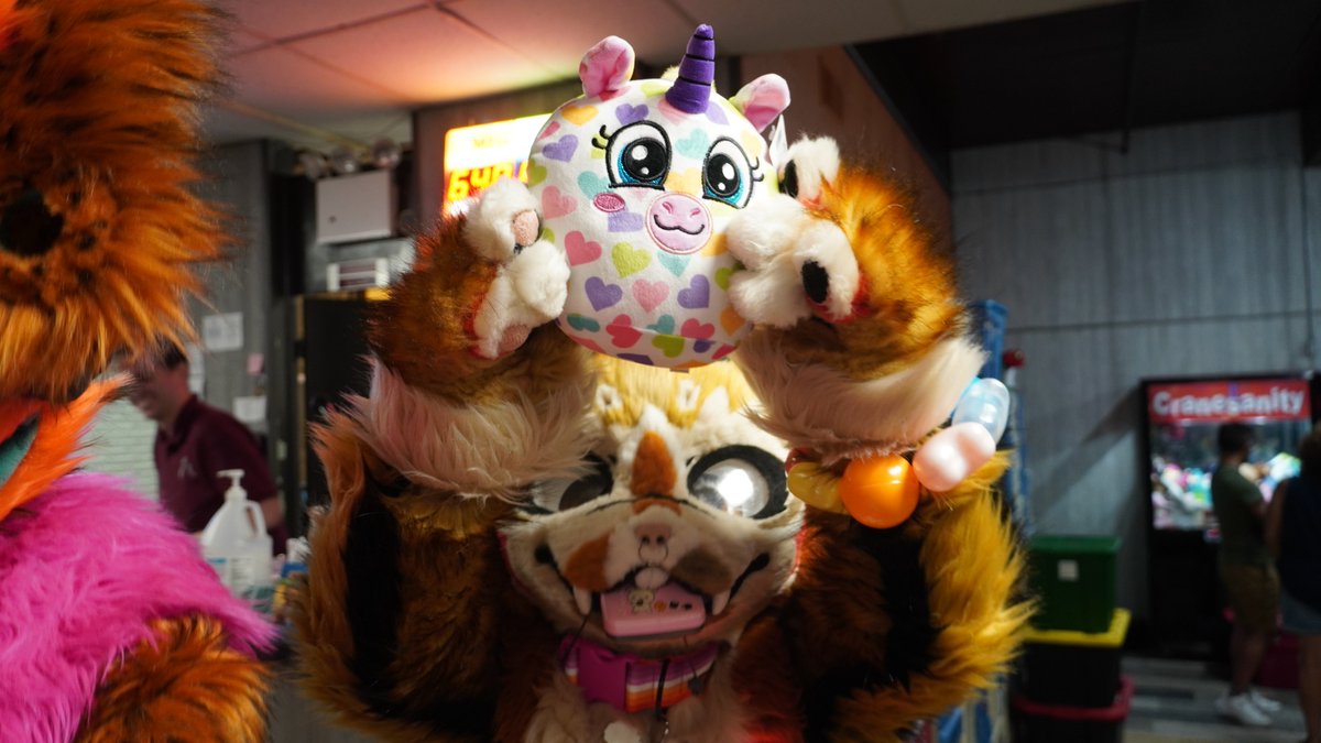 Last night, the Southern Michigan Furbowl returned, and we had a blast. Thank you as always to <a href="/ScooterThePanda/">Scooter 🔜IFC</a> and <a href="/Goldenwolf2879/">Goldenwolf the twinkiewolf</a> for hosting.

Excited for next month! The monthly recap video on the way as always! 🧡