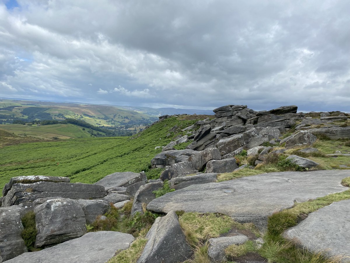 sujculture's tweet image. Why lies it idle, this beautiful stone? /Ho, for the pickaxe! One by one /Hew out these blocks — here is work undone
🥾⛰️#HiggerTor #CarlWark #BurbageRocks ⛰️#PeakDistrict #DarkPeak @peakdistrict @PeakDistrictNT @vpdd 🗺️#Hathersage ℹ️ visitpeakdistrict.com/trails/higger-… 🥧@catapultmark