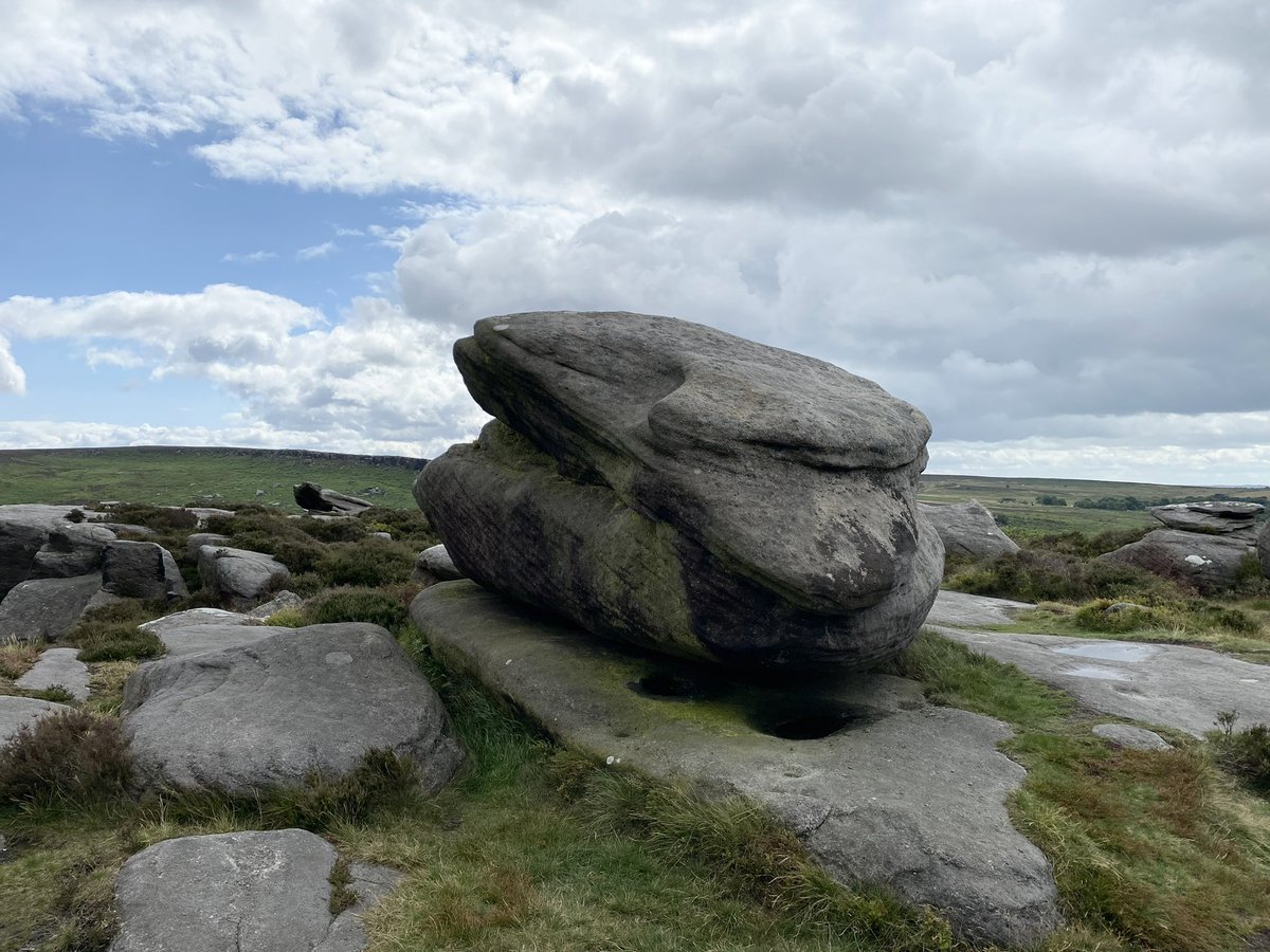 sujculture's tweet image. Why lies it idle, this beautiful stone? /Ho, for the pickaxe! One by one /Hew out these blocks — here is work undone
🥾⛰️#HiggerTor #CarlWark #BurbageRocks ⛰️#PeakDistrict #DarkPeak @peakdistrict @PeakDistrictNT @vpdd 🗺️#Hathersage ℹ️ visitpeakdistrict.com/trails/higger-… 🥧@catapultmark