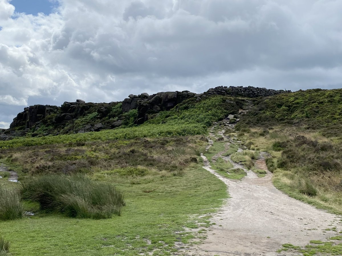 sujculture's tweet image. Why lies it idle, this beautiful stone? /Ho, for the pickaxe! One by one /Hew out these blocks — here is work undone
🥾⛰️#HiggerTor #CarlWark #BurbageRocks ⛰️#PeakDistrict #DarkPeak @peakdistrict @PeakDistrictNT @vpdd 🗺️#Hathersage ℹ️ visitpeakdistrict.com/trails/higger-… 🥧@catapultmark