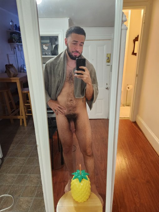 Could you get me hard fresh out the shower? https://t.co/PFip5FZWKb