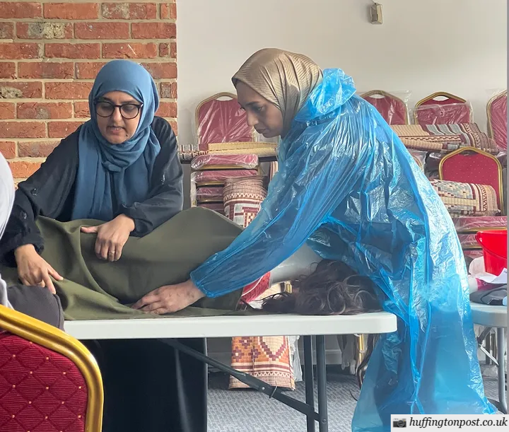 muslimvoices's tweet photo. "This sacred and tender Islamic ritual – named Ghusl Mayyit – centres  around the showering of the deceased with soap and water, while covering  their body and protecting their dignity at all times." #Gusl #UK 

https://t.co/2DwIcrmEBA https://t.co/LWCwvaQnNU