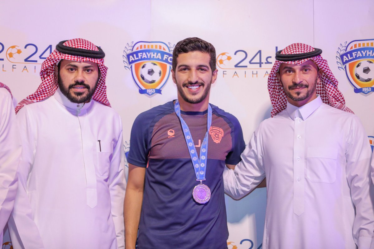 gand93's tweet photo. بعد إنتهاء عملي في نادي #الفيحاء  💙🧡
اقول 
شكرا  لأعضاء مجلس الإدارة، ومنسوبي النادي من إداريين وفنيين وطواقم طبية ولاعبين وجماهير ، تشاركنا جميعاً الافراح والاحزان وتجاوز العقبات 
شكراً للجميع و سأظل عاشقاً ومؤازراً للفيحاء 💙🧡 https://t.co/zPtCc4hNPG