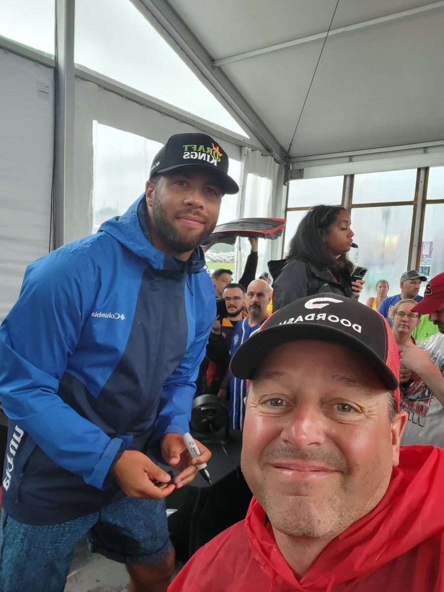 RT @ScottStrom: Seeing @BubbaWallace just made up for today being a rain out. #DraftKings #Doordash https://t.co/XRMVmMKz3n