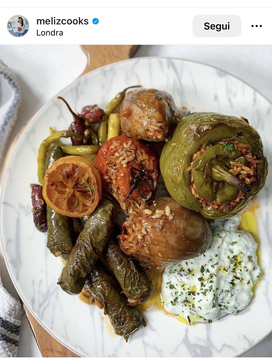 zuler01's tweet photo. @LaPanceraRosa @AlbertoLetizia2 Mia madre faceva i #mahshi di pomodoro, peperoni, zucchine e cipolla. Ripieni di riso e carne al forno. Che ricordi! https://t.co/4K876TjDhO
