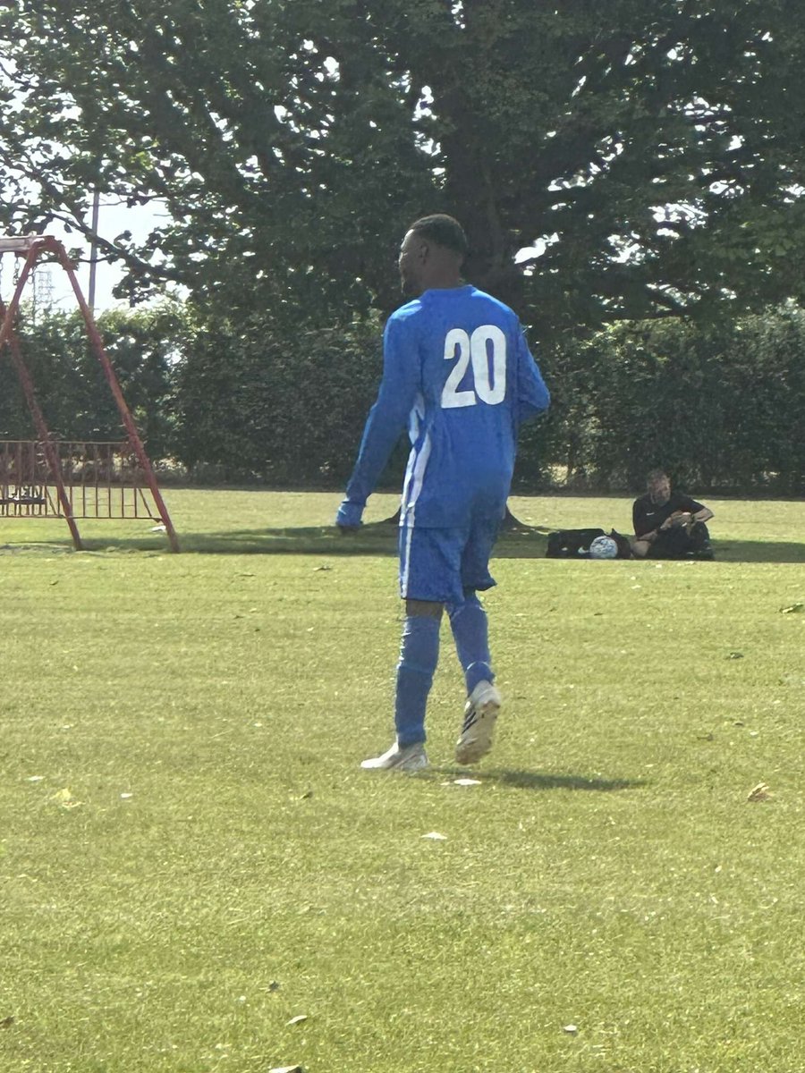 Back to where it all started nothing but love for this club <a href="/LawfordFootball/">Lawford FC</a> 💙🤍💙🤍