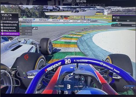 AMGFanatec_FA's tweet photo. Vaya espacio, hay que tenerlos cuadrados. Venga. https://t.co/0QntYRZDPf