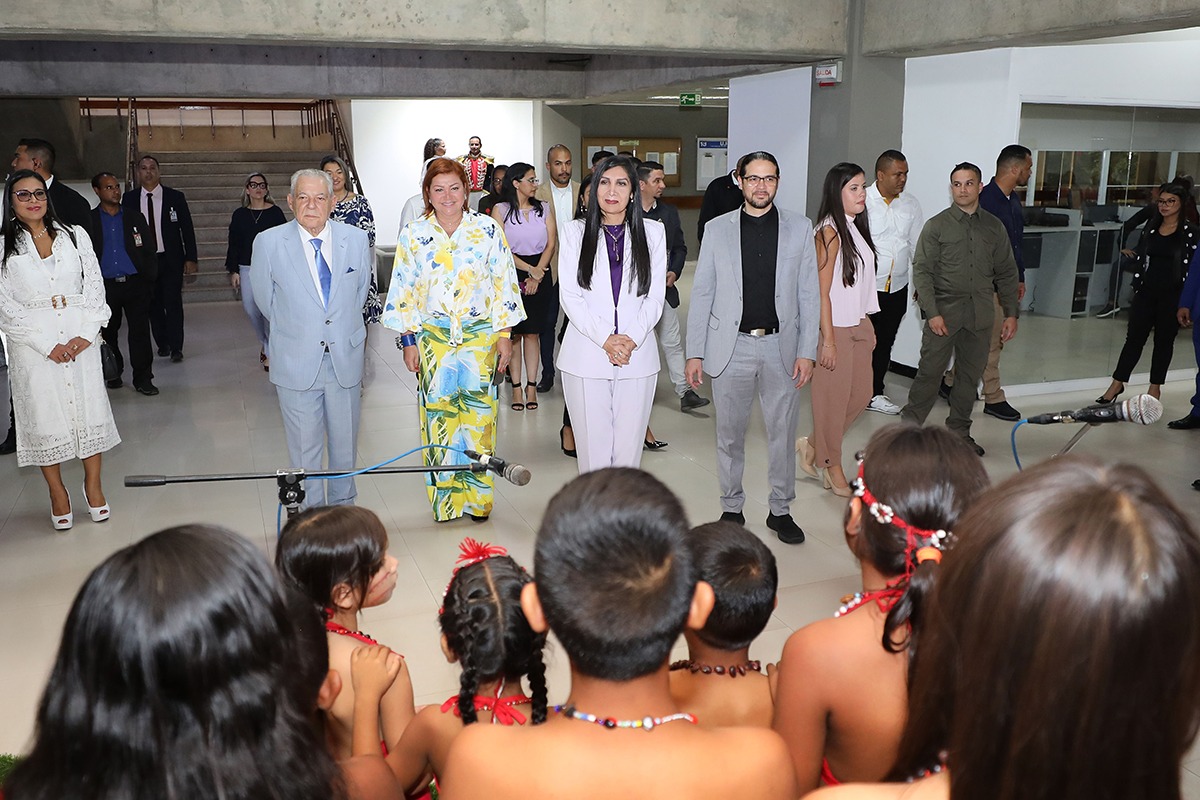 La Presidenta del TSJ agradeció a las y los trabajadores por su entrega, lealtad, profesionalidad y responsabilidad en el desempeño diario de sus funciones para garantizar un adecuado servicio judicial en el estado Bolívar