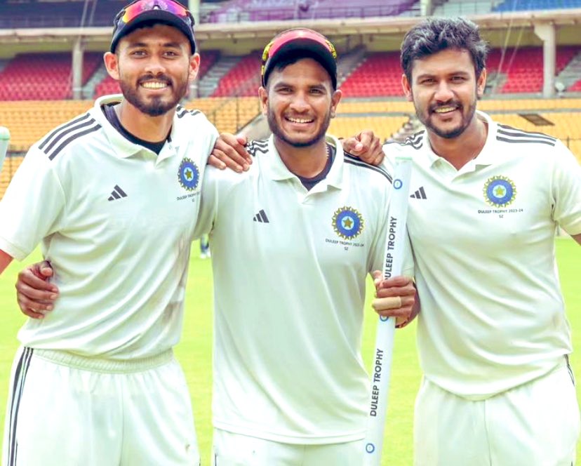 What a fantastic performance by Namma hudugaru Vidwath Kaverappa, Vyshak Vijaykumar & V Koushik! 16 out of 20 wickets in the #DuleepTrophy final. Hope this is the beginning of great performances to come this season! Go well boys!