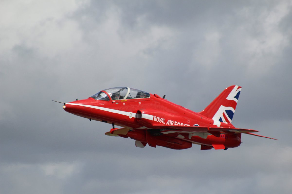 #RedArrows <a href="/airtattoo/">Royal International Air Tattoo</a> <a href="/rafredarrows/">Red Arrows</a>