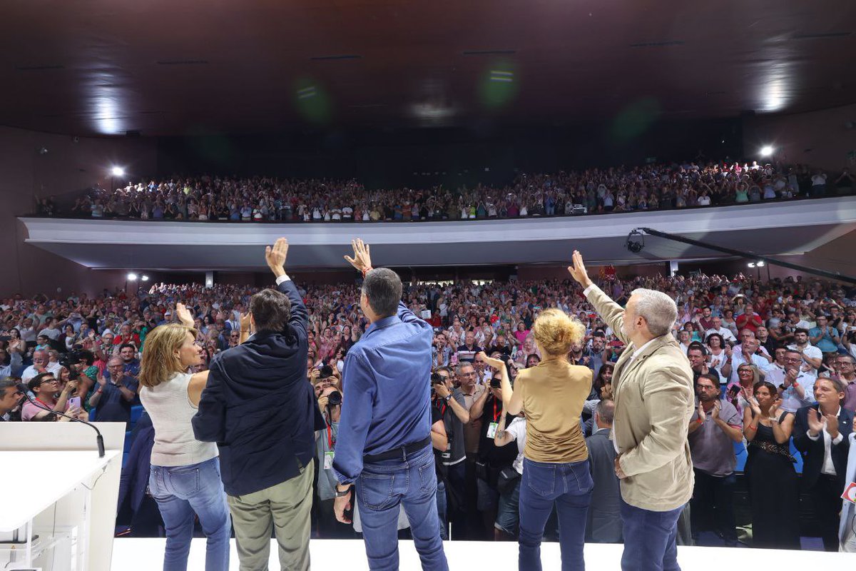 salvadorilla's tweet photo. 🌹 El #23J, Catalunya ha de parlar amb una veu clara, contundent i incontestable, perquè el nostre vot serà decisiu. La força constructiva, inclusiva, decidida i tranquil·la de Catalunya tornarà a fer @sanchezcastejon president d'Espanya.

#Endavant #CatalunyaAvança #VotaPSC https://t.co/KctGeRNhoX