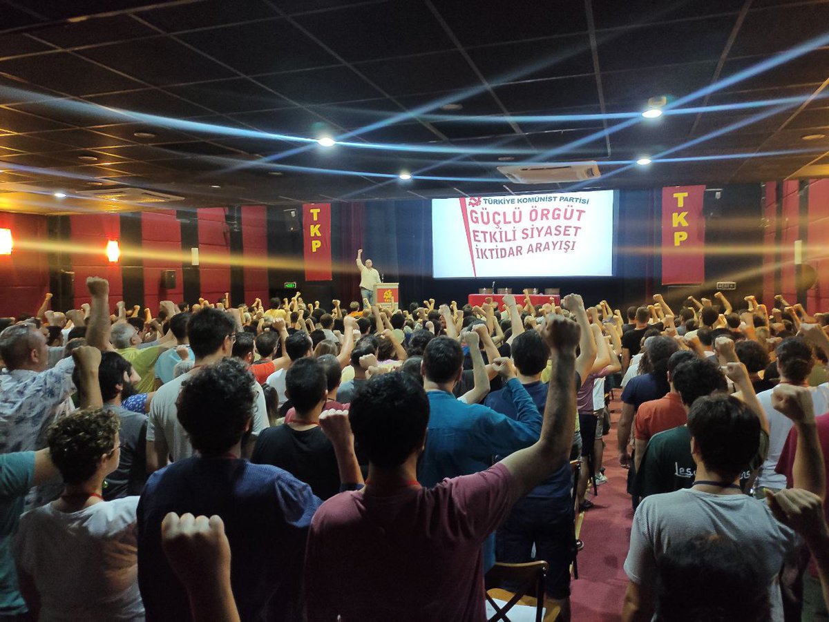 TKP konferans sürecini tamamladı: Güçlü örgüt, etkili siyaset, iktidar arayışı
⤵️
tkp.org.tr/aciklamalar/tk…

Türkiye Komünist Partisi seçim sonrası başlattığı konferans sürecini, 15-16 Temmuz tarihlerinde “Güçlü örgüt, etkili siyaset, iktidar arayışı” başlığıyla İzmir’de