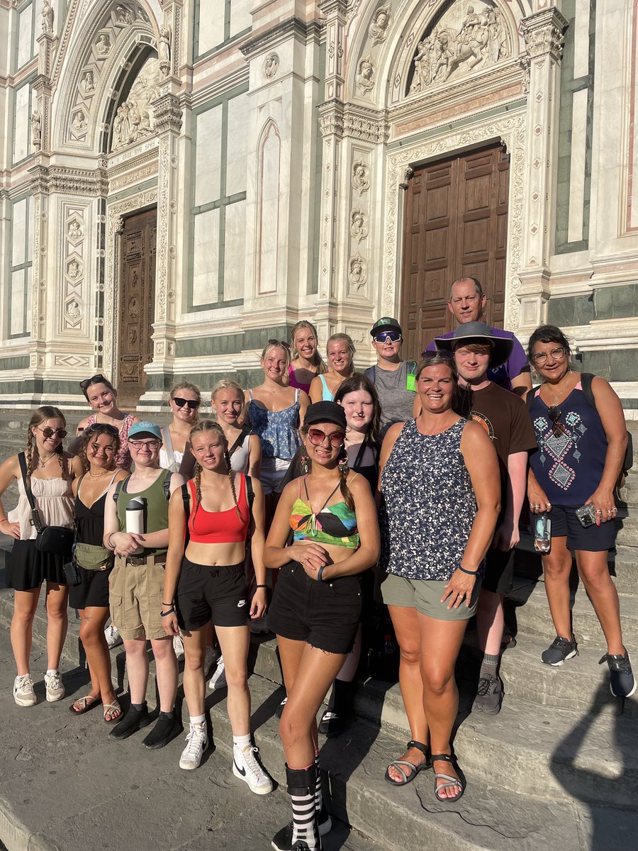 OlsonNPHS's tweet photo. NPHS visiting the very hot cities of Bologna and Florence 🇮🇹 https://t.co/kb6aPb8rx7
