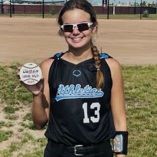 KristaKayHoll's tweet photo. So proud of Ember &amp; her teammates! 🙌🥎 #OklahomaAthletics #USSSA https://t.co/t6LtTUsYzx