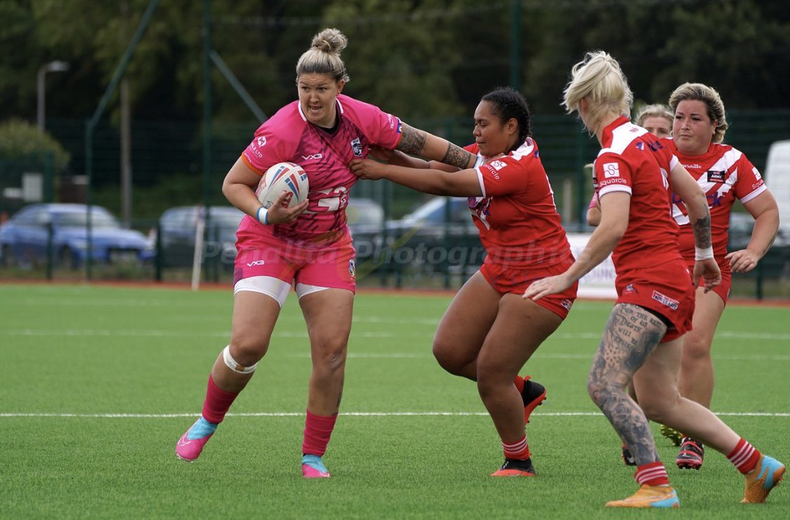 LaurenAitken_8's tweet photo. Winning Weekends and Fugly Facials

📸 @PenalltaPhoto 

#WomensRugbyLeague #8 #CardiffDemons #BWSLS #Round5 #WinnerWinner #MugShots https://t.co/pNjaTxLJoH