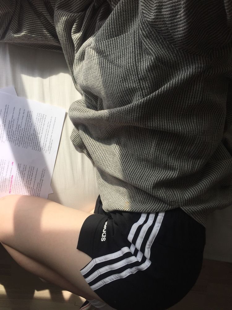 nabjaem's tweet photo. seductive sunday. https://t.co/X2KpqOGZx1