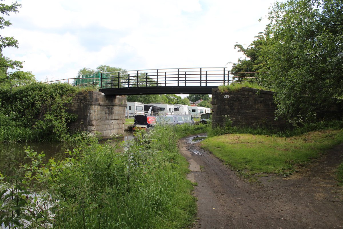 BridgesCanal's tweet photo. Crooke Bridge No 47 to Grimshaws Bridge No 48 .. Leeds & Liverpool Canal #Crooke #Lancashire @CanalRiverTrust @CRTNorthWest @CRTBoating #KeepCanalsAlive #LifesBetterByWater https://t.co/L2VUjb8i1S