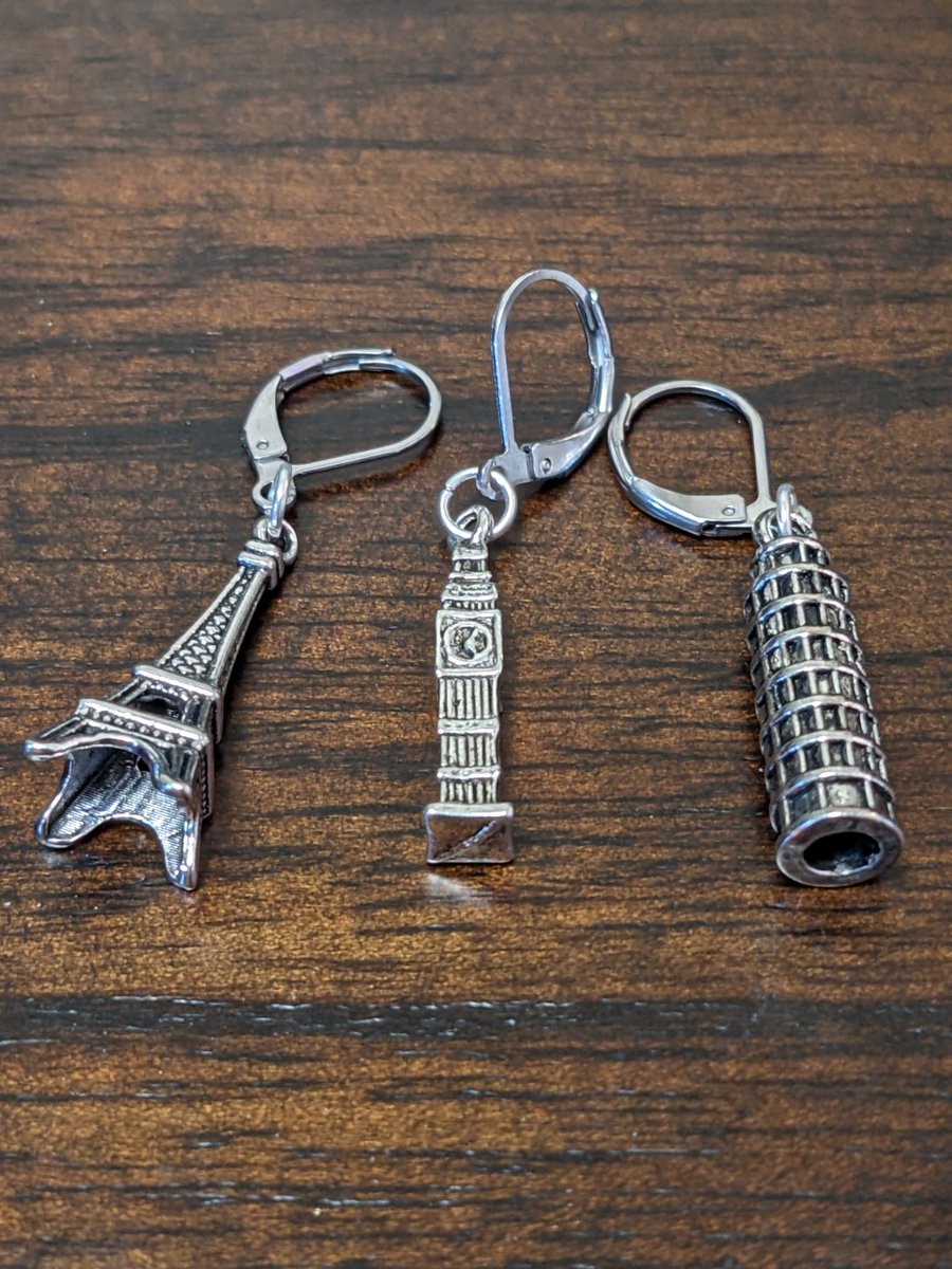 SquidsCraftLair's tweet photo. Made these stitch markers as a collection

#EiffelTower #bigben #leaningtowerofpisa #london #paris #stitchmarkers #handmade #knitting #crochet https://t.co/TMcpCh3Ncg