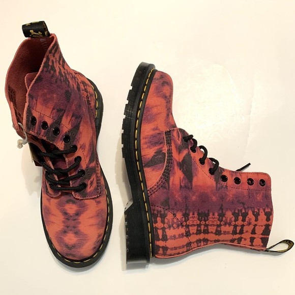 So good I had to share! Check out all the items I'm loving on <a href="/Poshmarkapp/">Poshmark</a> from <a href="/Txtinner/">Dan Johnson</a> #poshmark #fashion #style #shopmycloset #freepeople #llbean #drmartens: posh.mk/g9Uzpu1cuBb