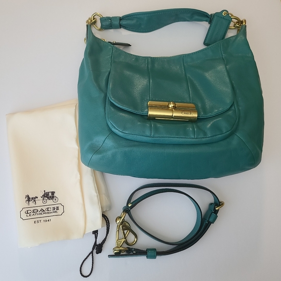 Gizshmax0902's tweet photo. So good I had to share! Check out all the items I'm loving on @Poshmarkapp from @momtomoms1 #poshmark #fashion #style #shopmycloset #coach #perceptions: https://t.co/Z0jerPXZMH https://t.co/vPZW5aXQlt