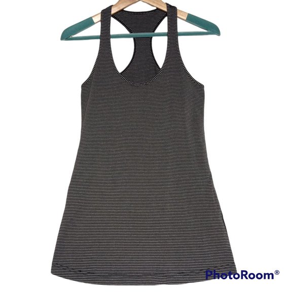 SheilaMHawk's tweet photo. So good I had to share! Check out all the items I'm loving on @Poshmarkapp from @Reneakay1 #poshmark #fashion #style #shopmycloset #xhilaration #lululemonathletica #freepeople: https://t.co/iCkr8oiCA6 https://t.co/PIN6KkCP2m